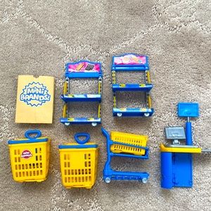 Mini brands mini mart pieces